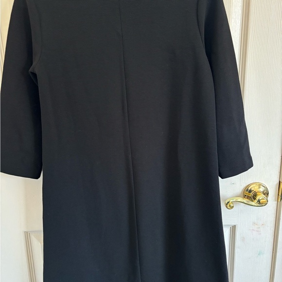 Boden black ribbed shift style dress.‎ Very good pre-owned condition. Size 6L - Picture 6 of 8